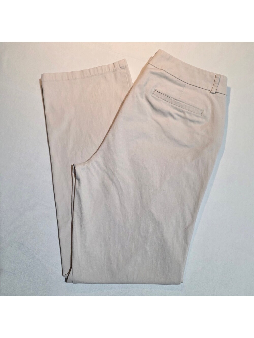 Dockers Idea Fit Women's size 12 regular chino light tan metro pant